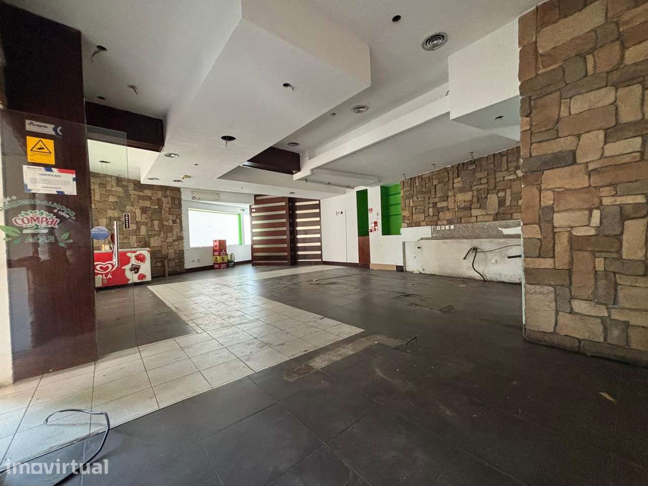 Espaço Comercial em Arrendamento - Nespereira, Lousada - Grande imagem: 4/7