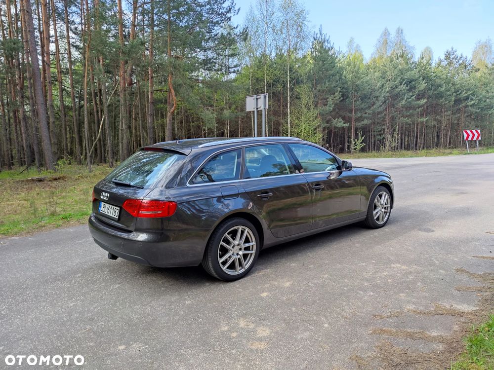 Audi A4 Avant 2.0 TDI DPF Ambiente - 9