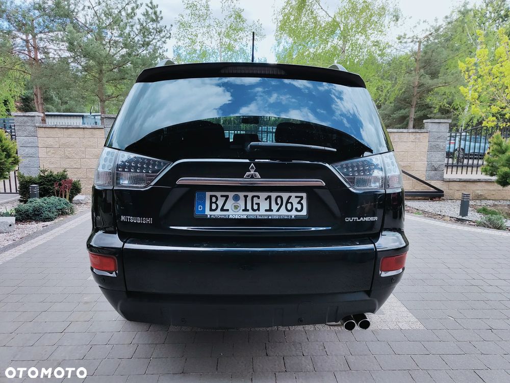 Mitsubishi Outlander 2.2 DI-D 4WD TC-SST Intense - 32