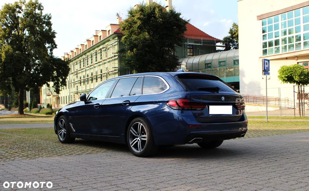 BMW Seria 5 530e Luxury Line sport - 11