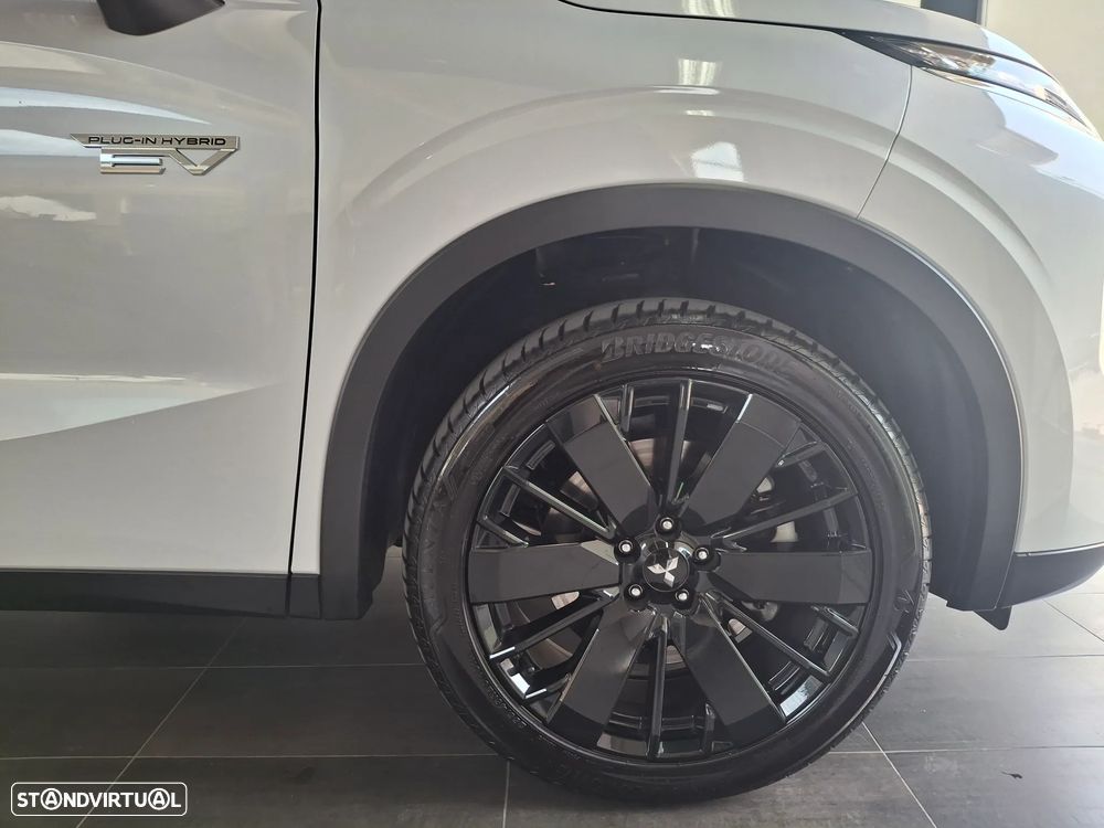 Mitsubishi Outlander 2.4 PHEV Sport Edition - 26