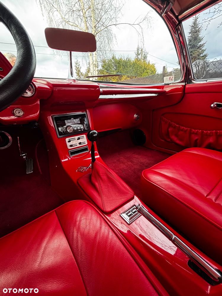 Chevrolet Corvette - 7