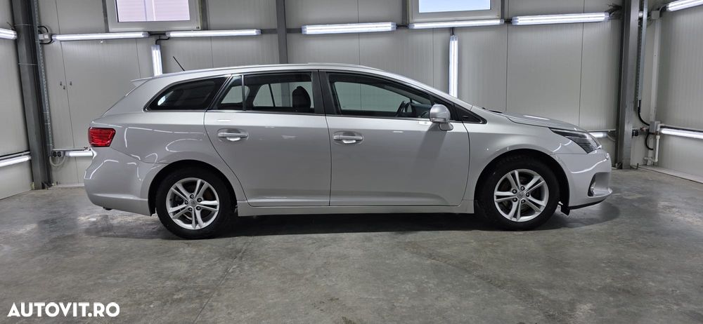 Toyota Avensis 2.0 D-4D - 20