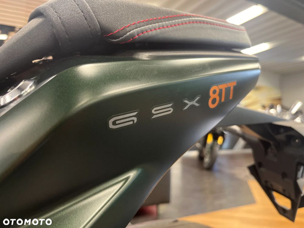 Suzuki GSX - 7
