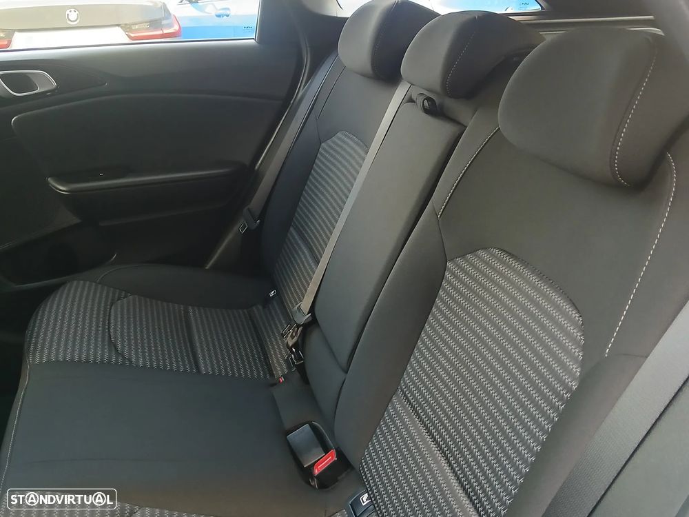 Kia Ceed SW 1.6 CRDi MHEV Dynamic - 22