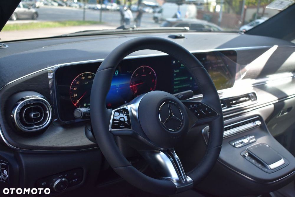 Mercedes-Benz V  FL OM654 - 3