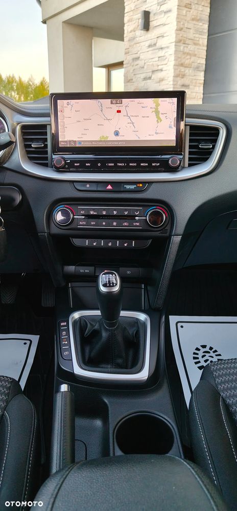 Kia Ceed 1.6 CRDi mHEV Business Line - 21