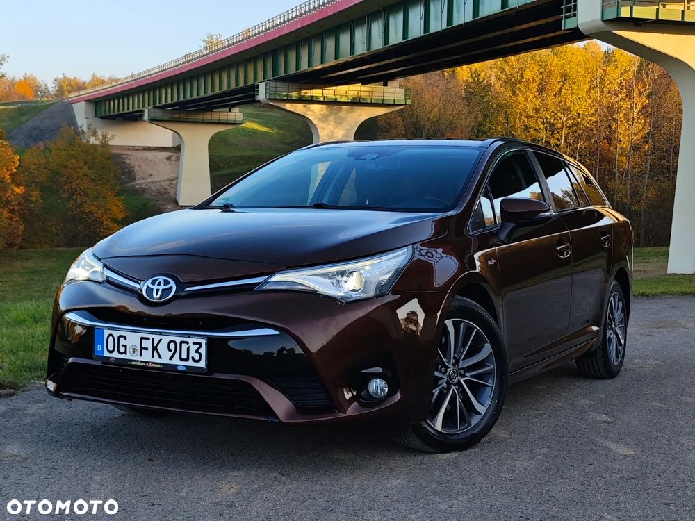 Toyota Avensis 2.0 D-4D Prestige - 27