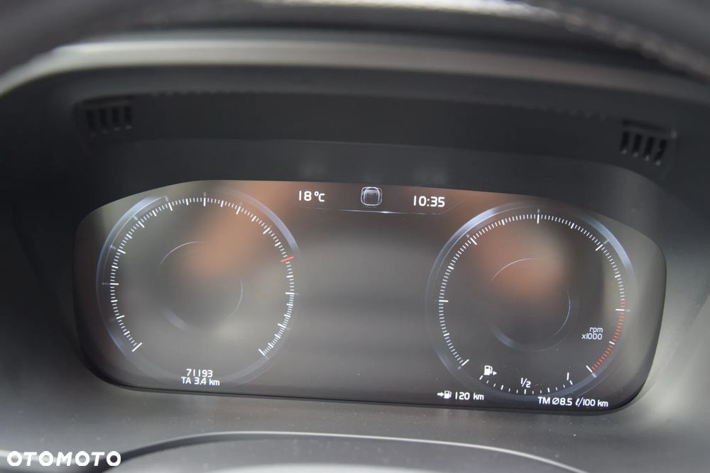 Volvo XC 60 B4 D AWD Geartronic Momentum Pro - 34