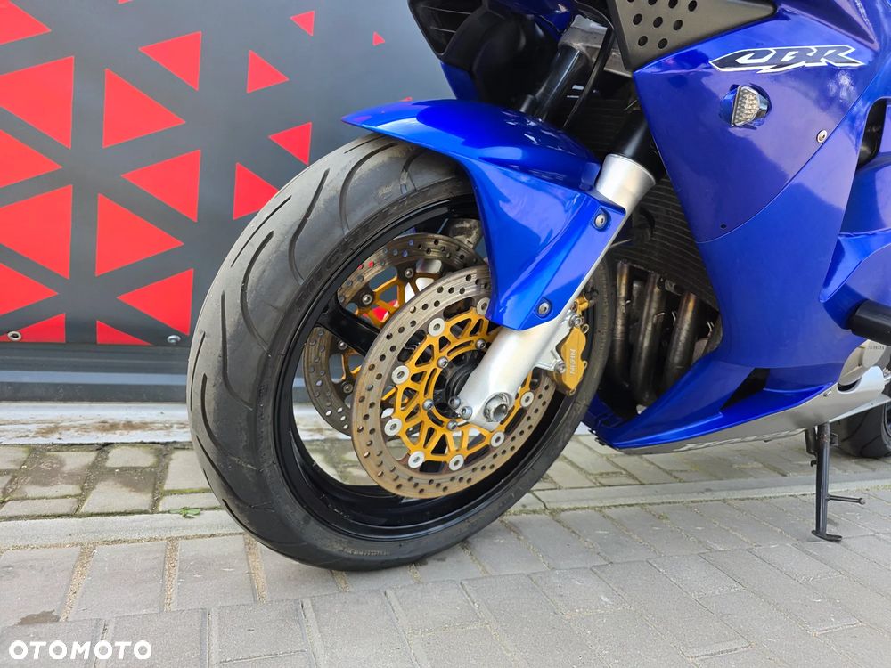 Honda CBR - 26