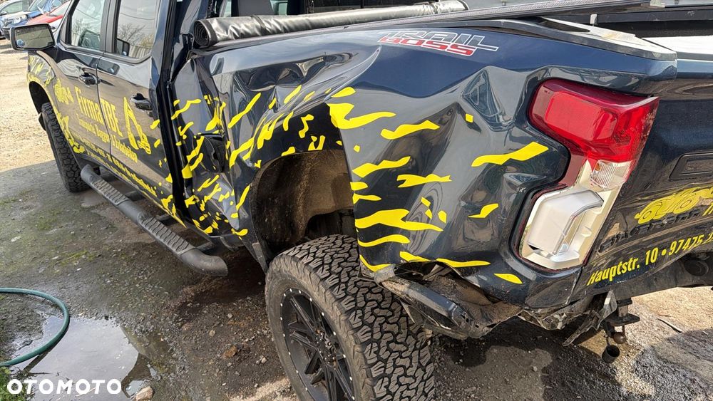 Chevrolet Silverado - 32