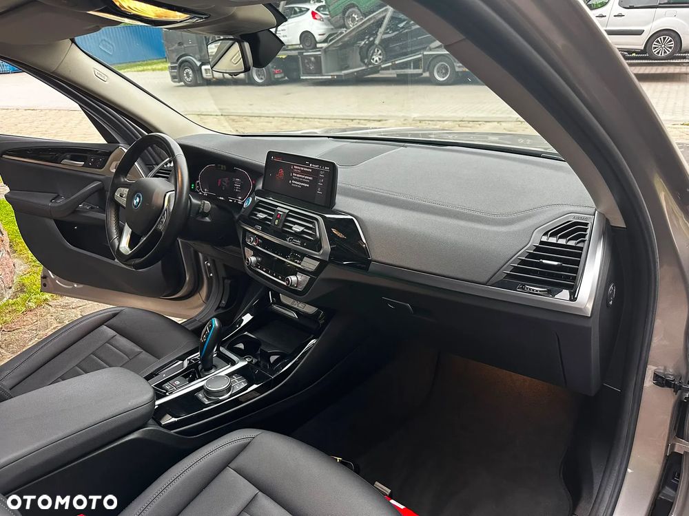 BMW iX3 Standard - 17