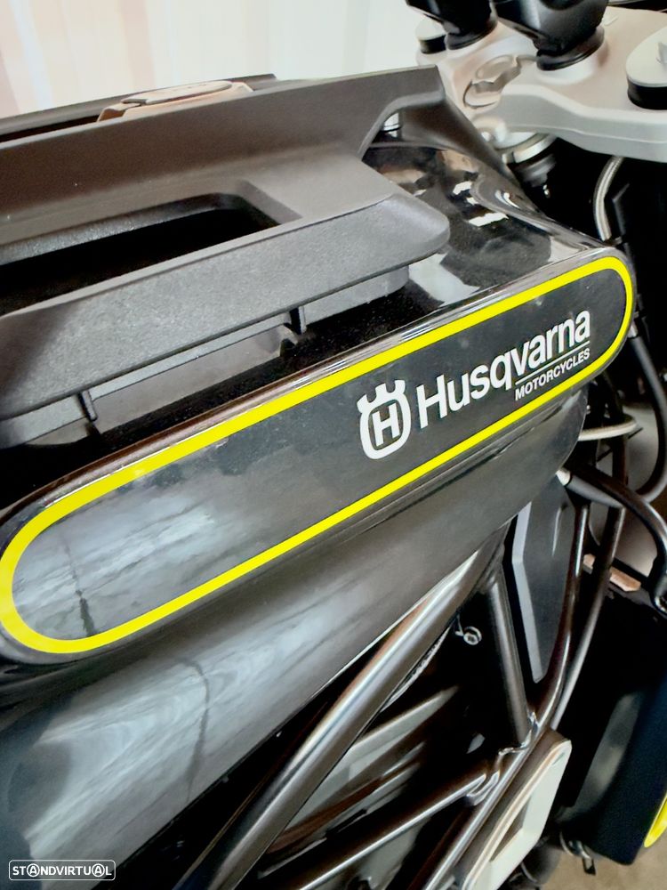 Husqvarna Svartpilen 401 - 10