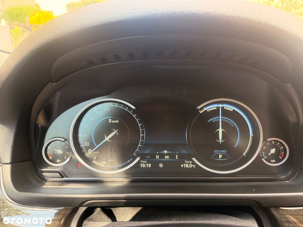 BMW Seria 5 520d xDrive Luxury Line - 9