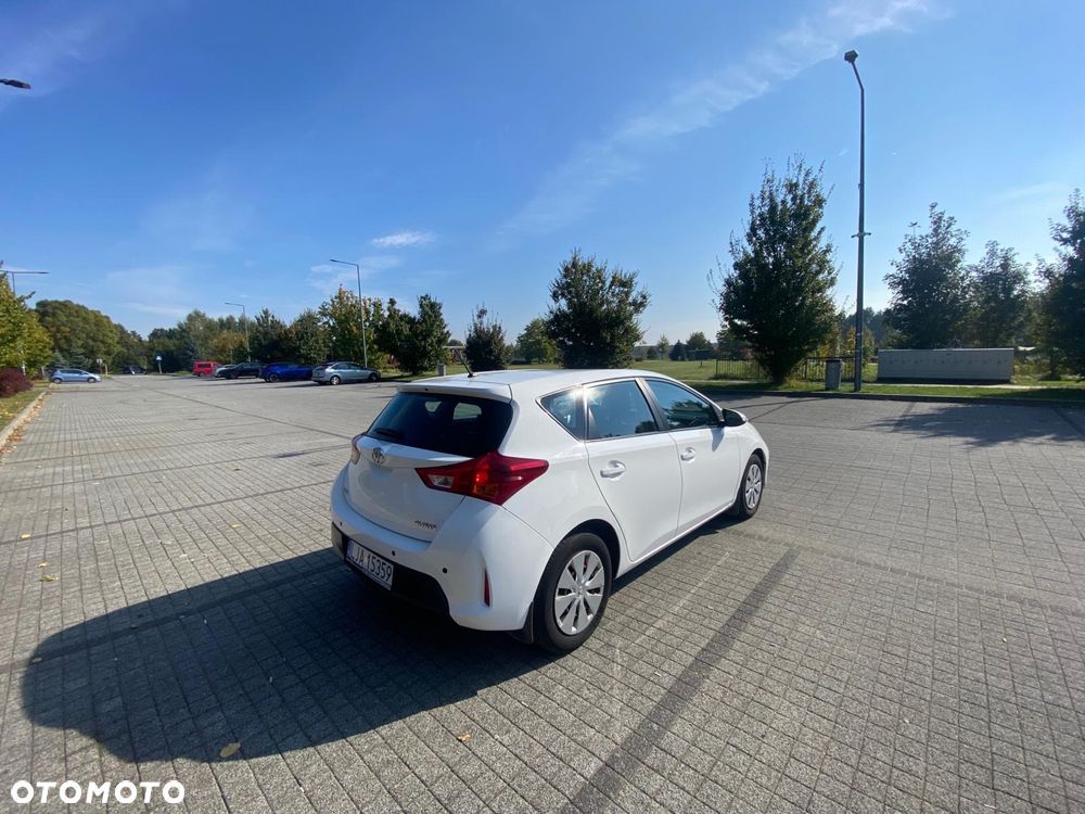 Toyota Auris - 2