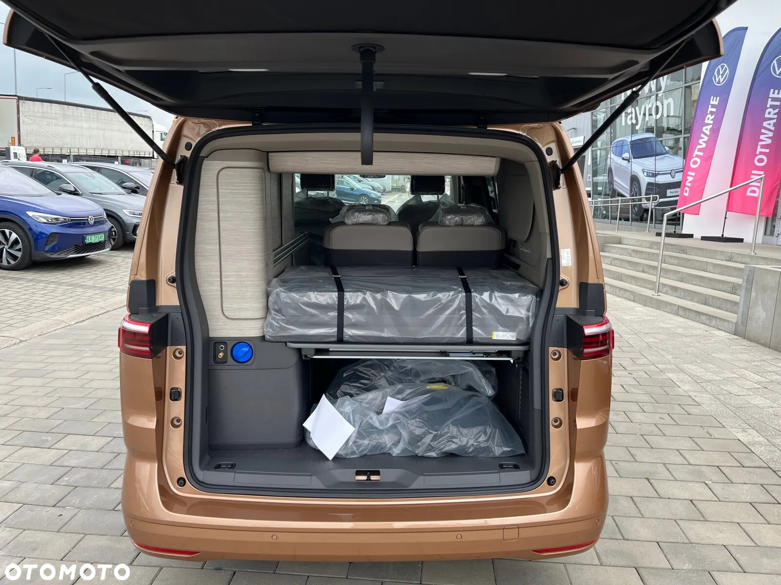 Volkswagen Multivan - 21