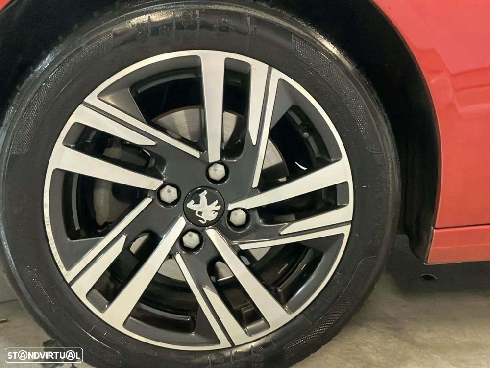 Peugeot 208 1.2 PureTech Allure - 10