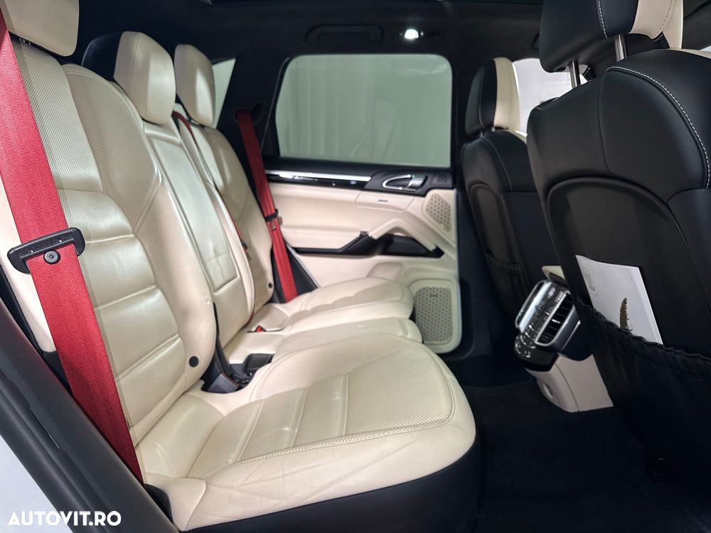 Porsche Cayenne 3.6 L GTS - 10