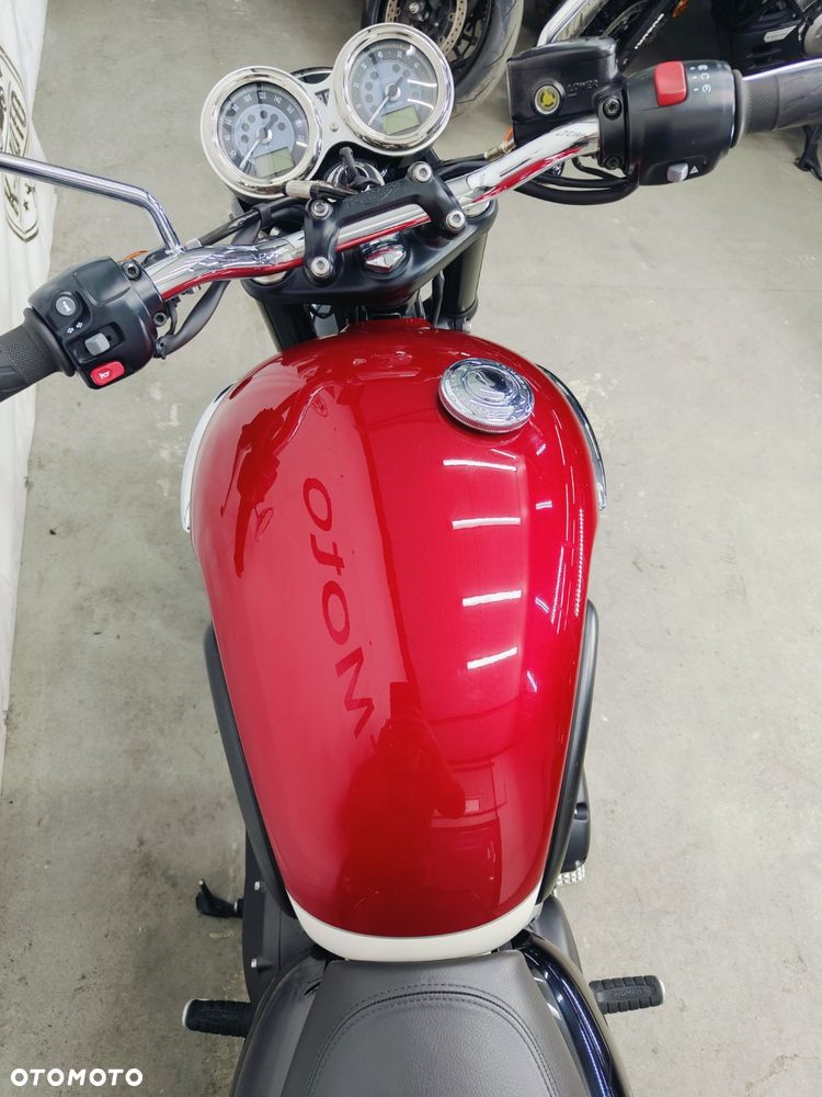 Triumph Bonneville - 13