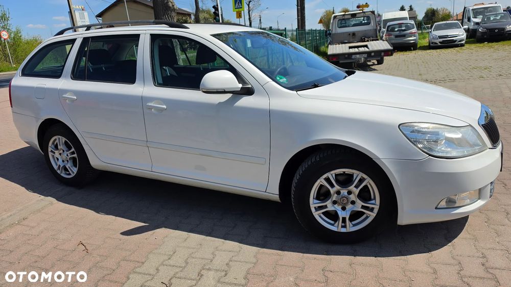 Skoda Octavia 1.6 Combi Ambiente - 38