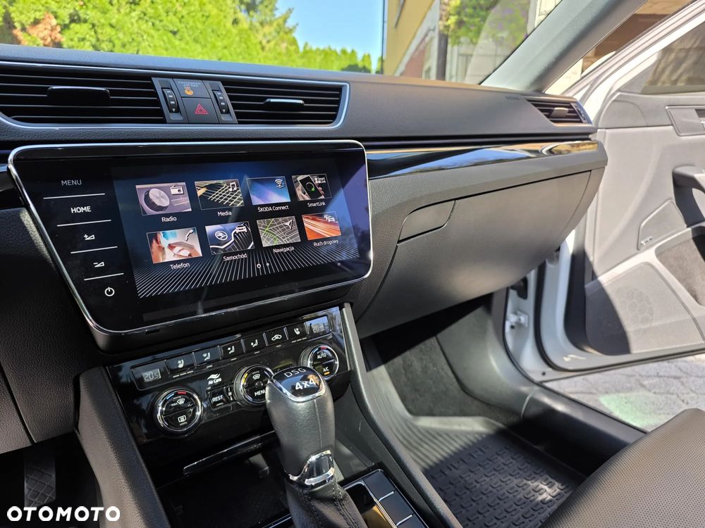 Skoda Superb 2.0 TDI 4x4 L&K DSG - 10