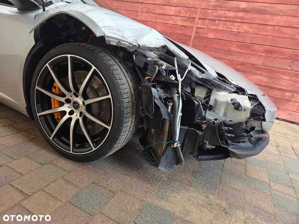 McLaren MP4-12C - 9