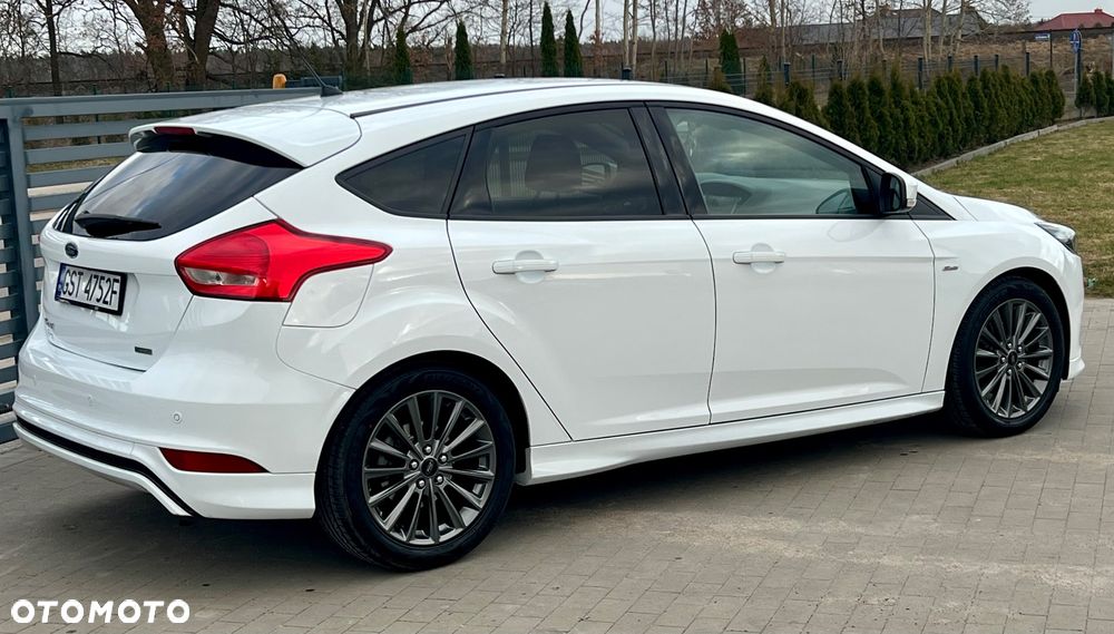 Ford Focus 1.0 EcoBoost Start-Stopp-System ST-LINE DESIGN - 3