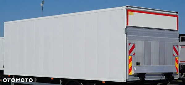 Iveco ZABUDOWA /  KONTENER + WINDA  / DŁ. 7,2 M