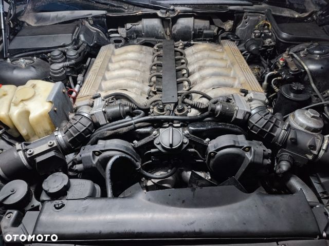 BMW Seria 8 - 32