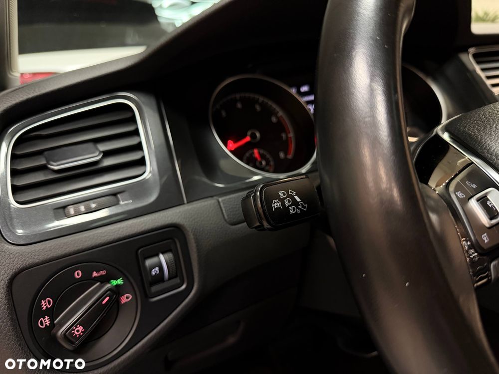 Volkswagen Golf 2.0 TSI OPF DSG R-Line - 26