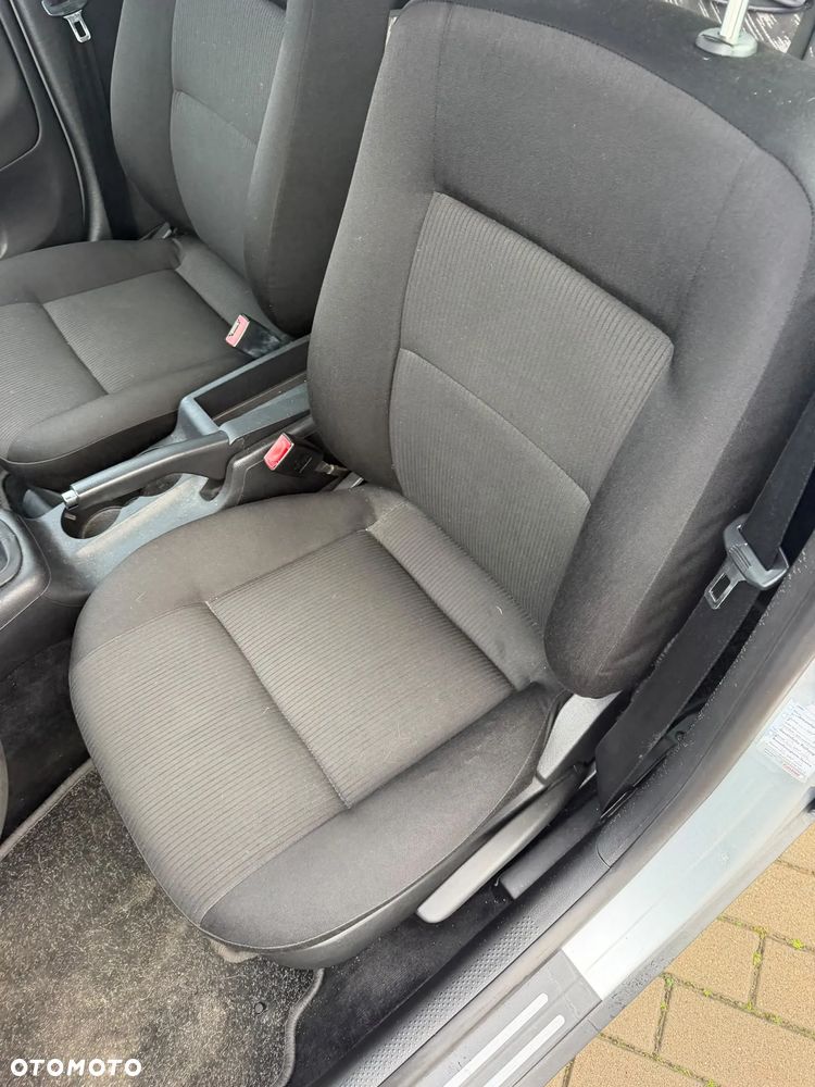 Volkswagen Passat 1.6 Basis - 9