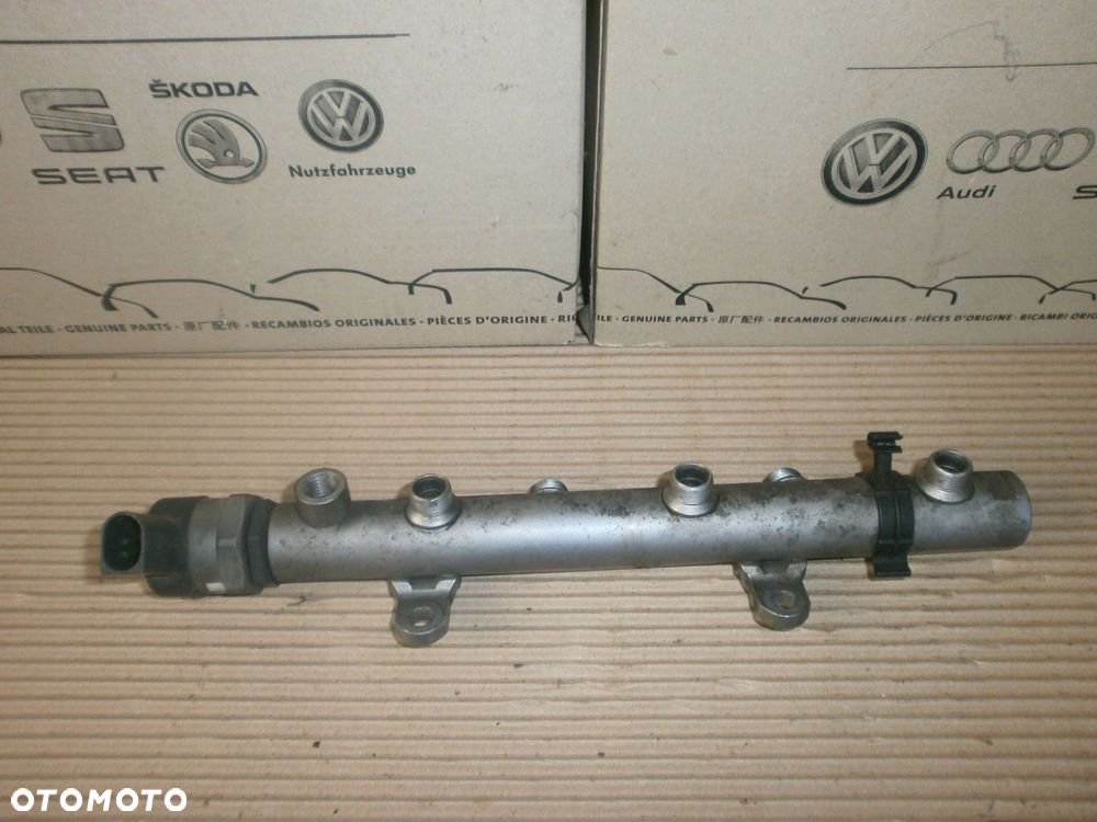 LISTWA CZUJNIK 059130090AF AUDI A6 Q7 3.0 4,2 TDI 057130764F - 1