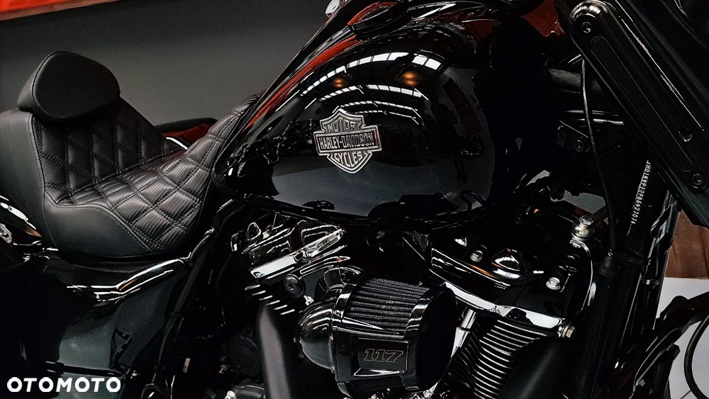 Harley-Davidson Touring Road King - 13