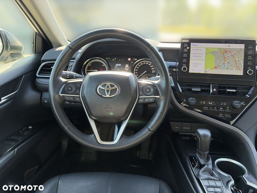 Toyota Camry 2.5 Hybrid Executive CVT - 17