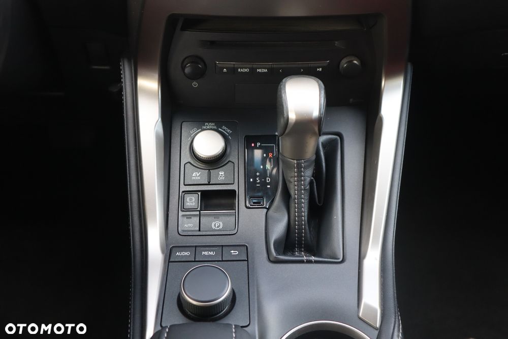 Lexus NX 300h Comfort AWD - 17