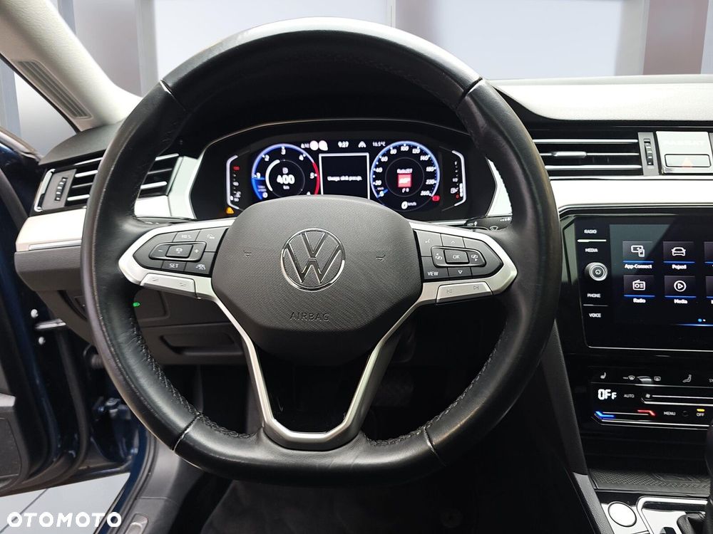 Volkswagen Passat Variant 2.0 TDI Elegance DSG - 13