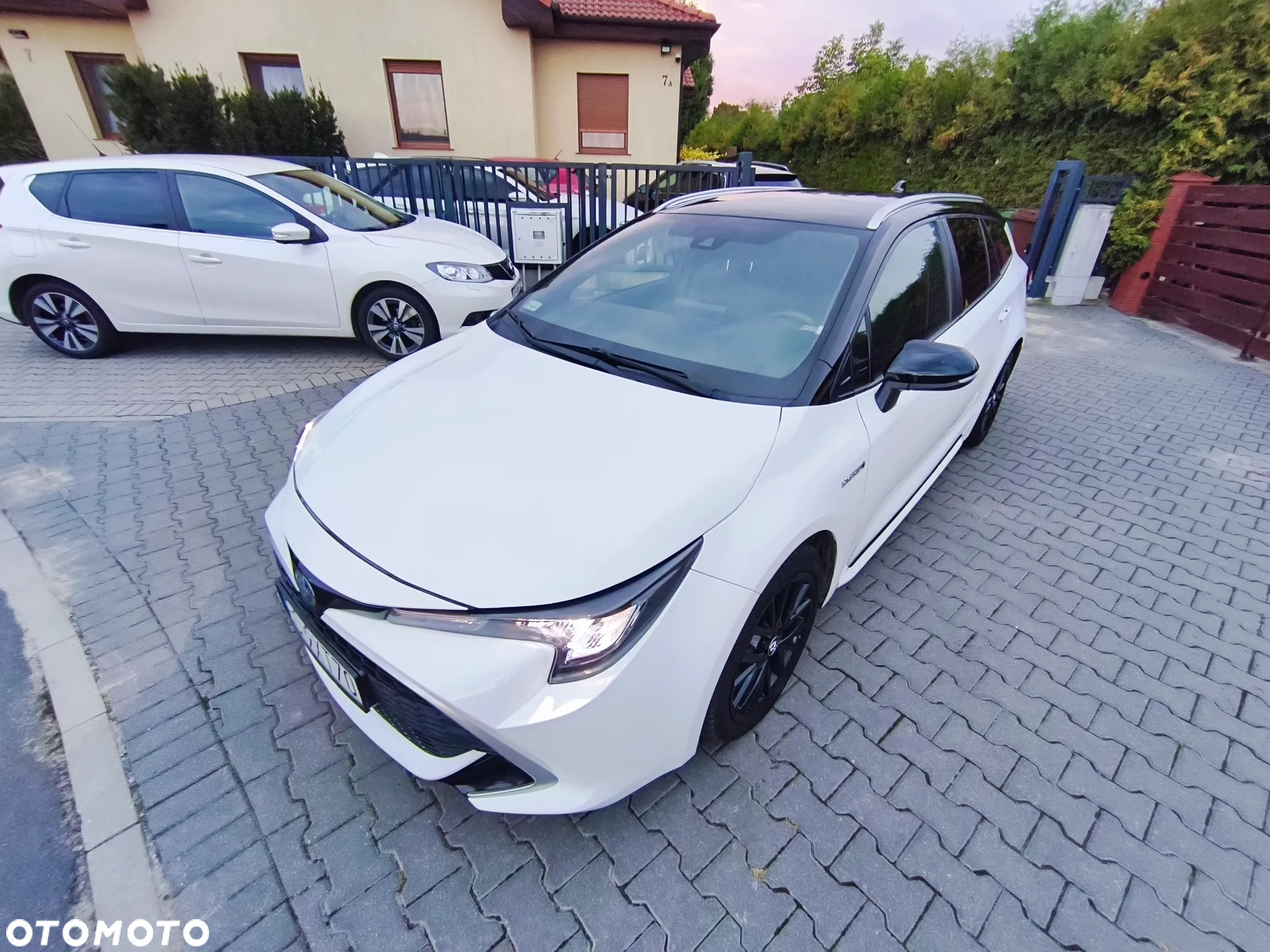 Toyota Corolla 2.0 Hybrid Trek - 13