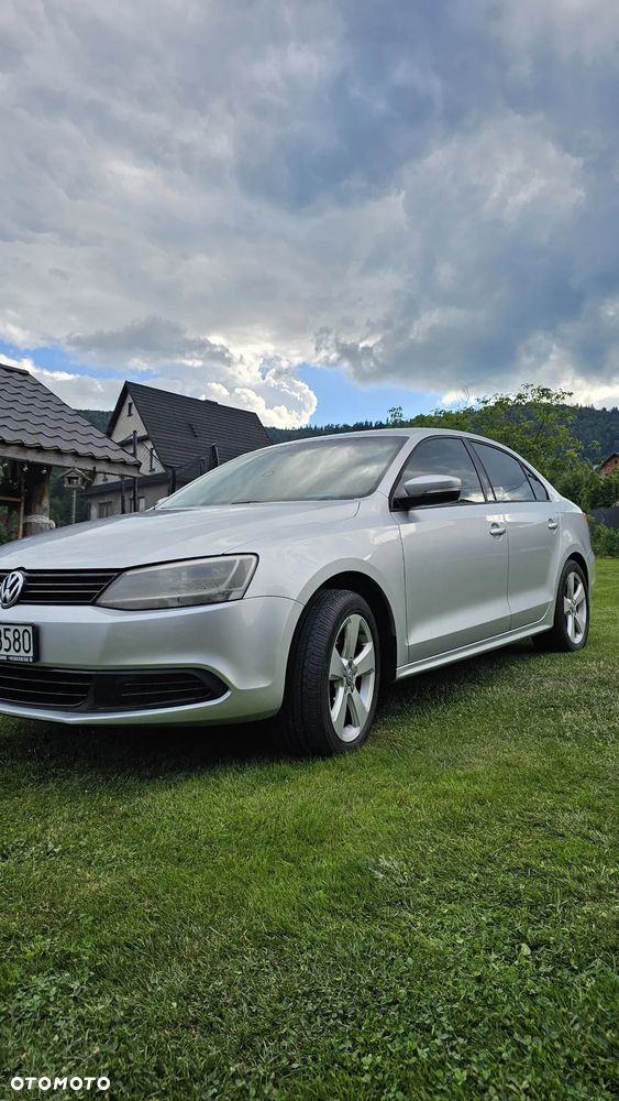Volkswagen Jetta - 6