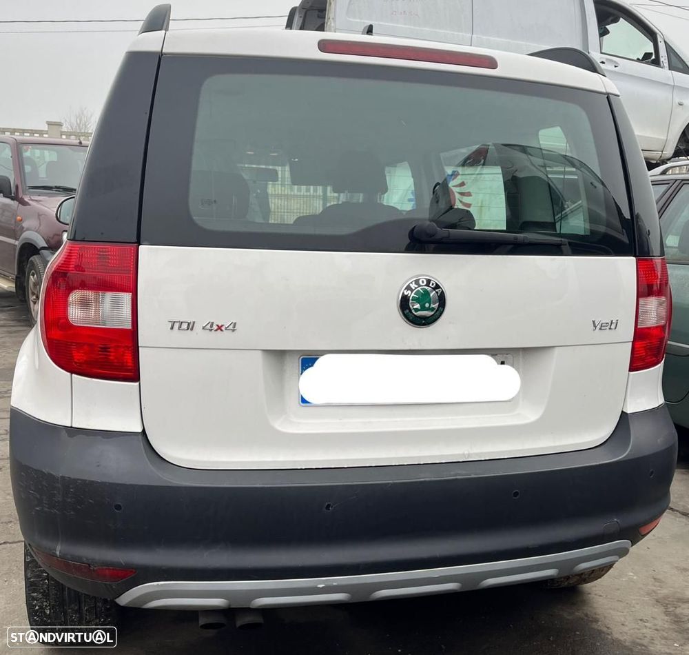 MALA TRASEIRA SKODA YETI 5L2009 - 1