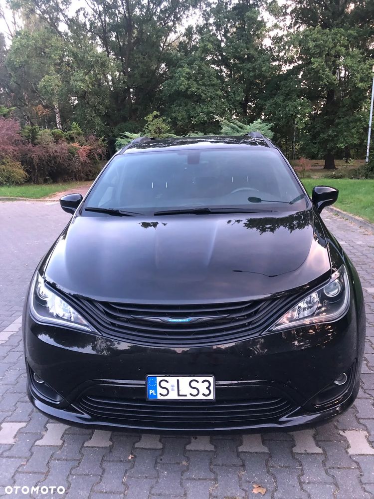 Chrysler Pacifica - 2