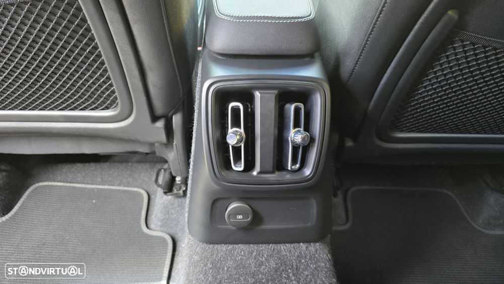 Volvo XC 40 - 23