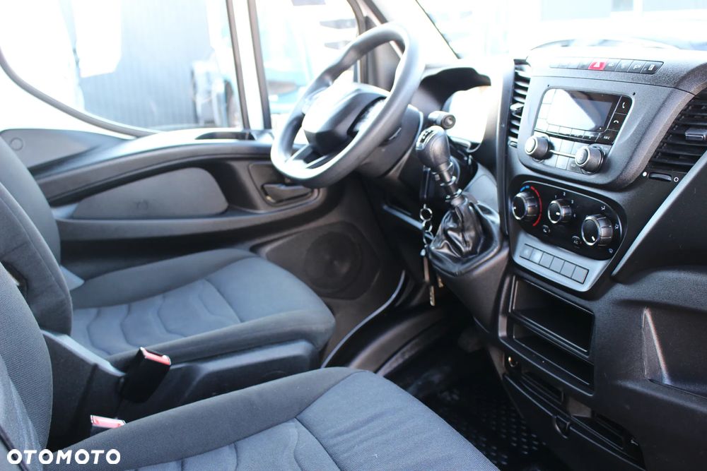Iveco DAILY 35C14 *140 KM*/L4H2 *LONG*/ KLIMA/ MANUAL  /*SERWIS FR*/ STAN IDEALNY / - 28