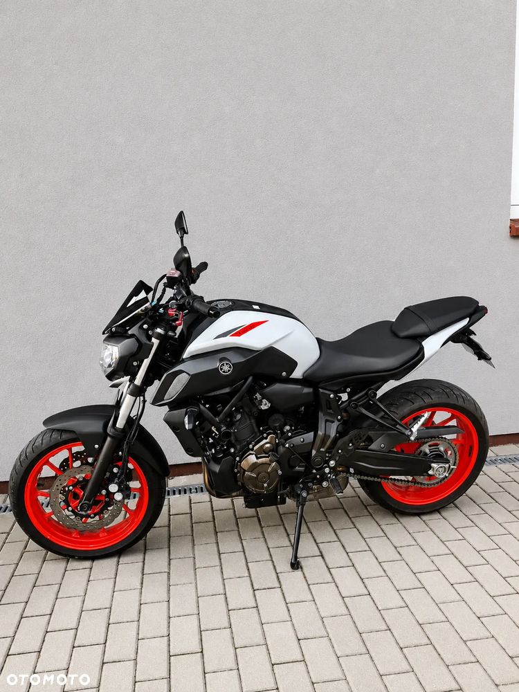 Yamaha MT - 6