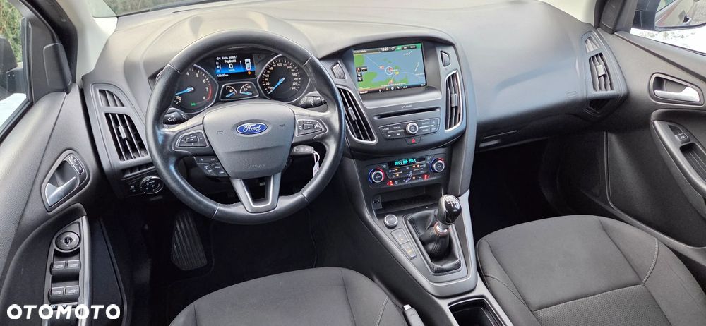 Ford Focus 1.0 EcoBoost Titanium - 25