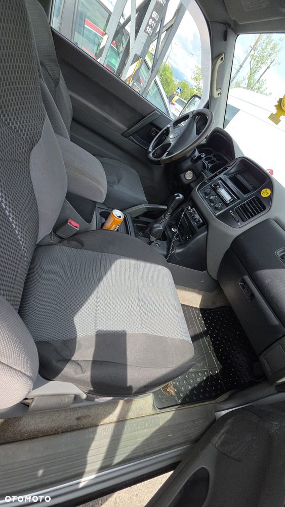 Mitsubishi Pajero - 9