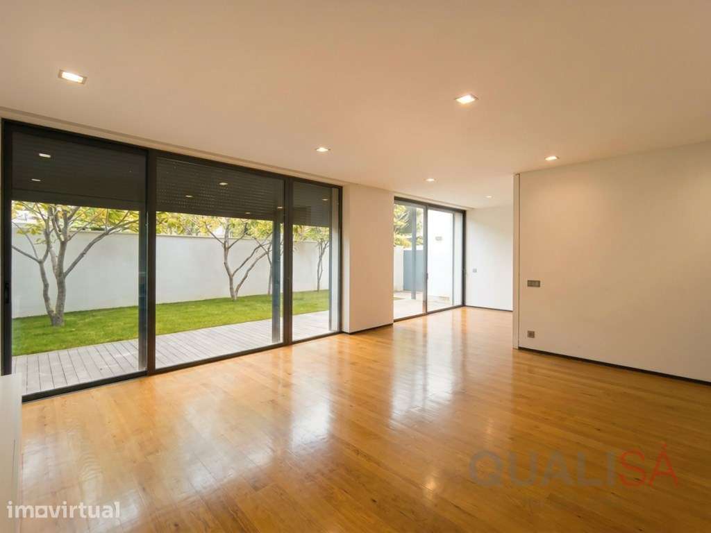 Moradia T3 individual e térrea de linhas arquitetónicas modernsa em... - Grande imagem: 4/31