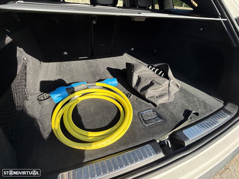 Mercedes-Benz EQC - 10