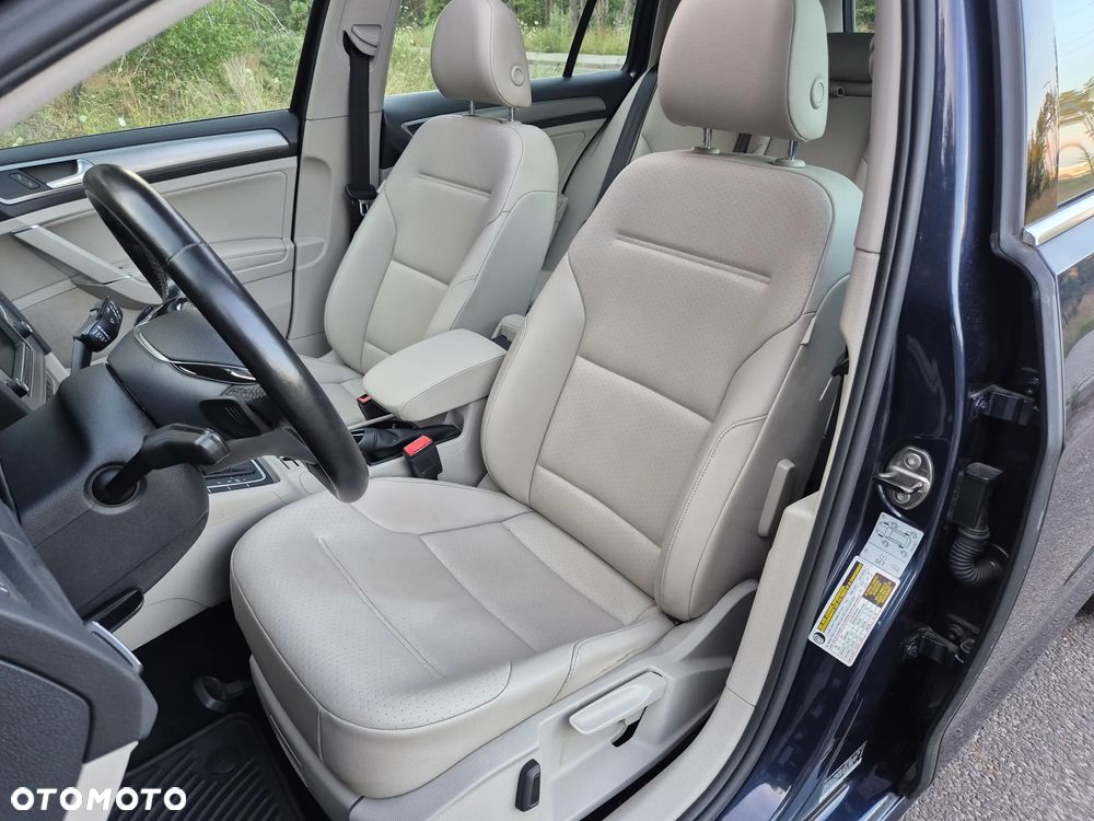 Volkswagen Golf - 20