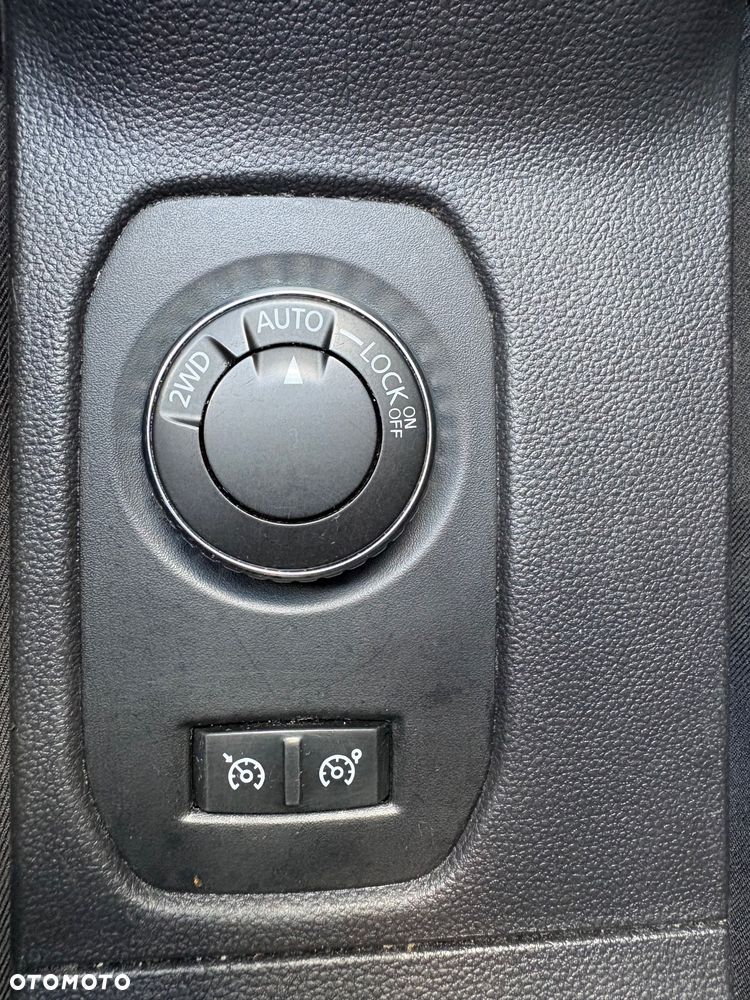 Dacia Duster 1.6 SCe Blackshadow S&S - 12