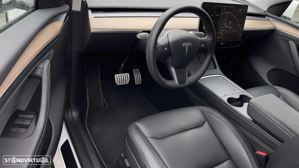 Tesla Model Y Performance Dual Motor AWD - 22